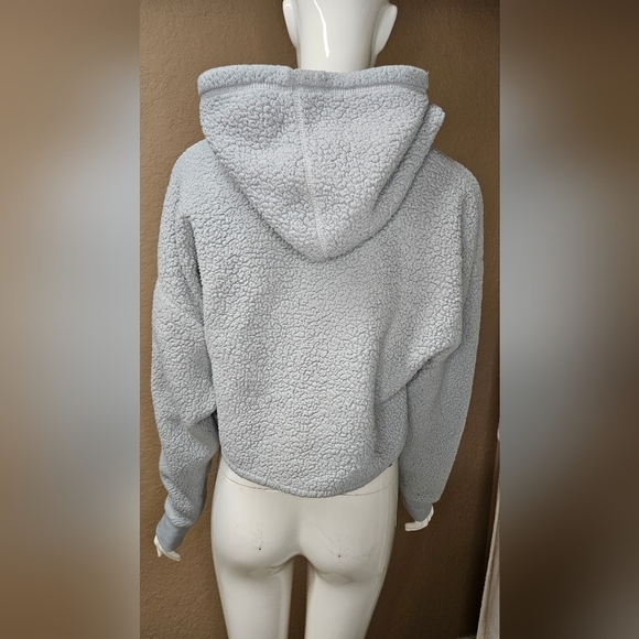 Gilly Hicks Cropped Pullover Hoodie - Picture 5 of 7
